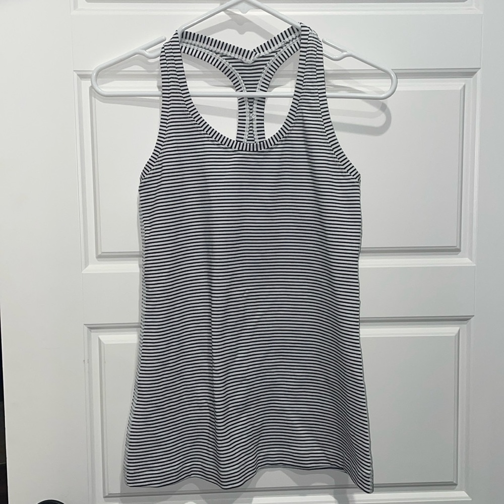 Lululemon size 6 cool racerback